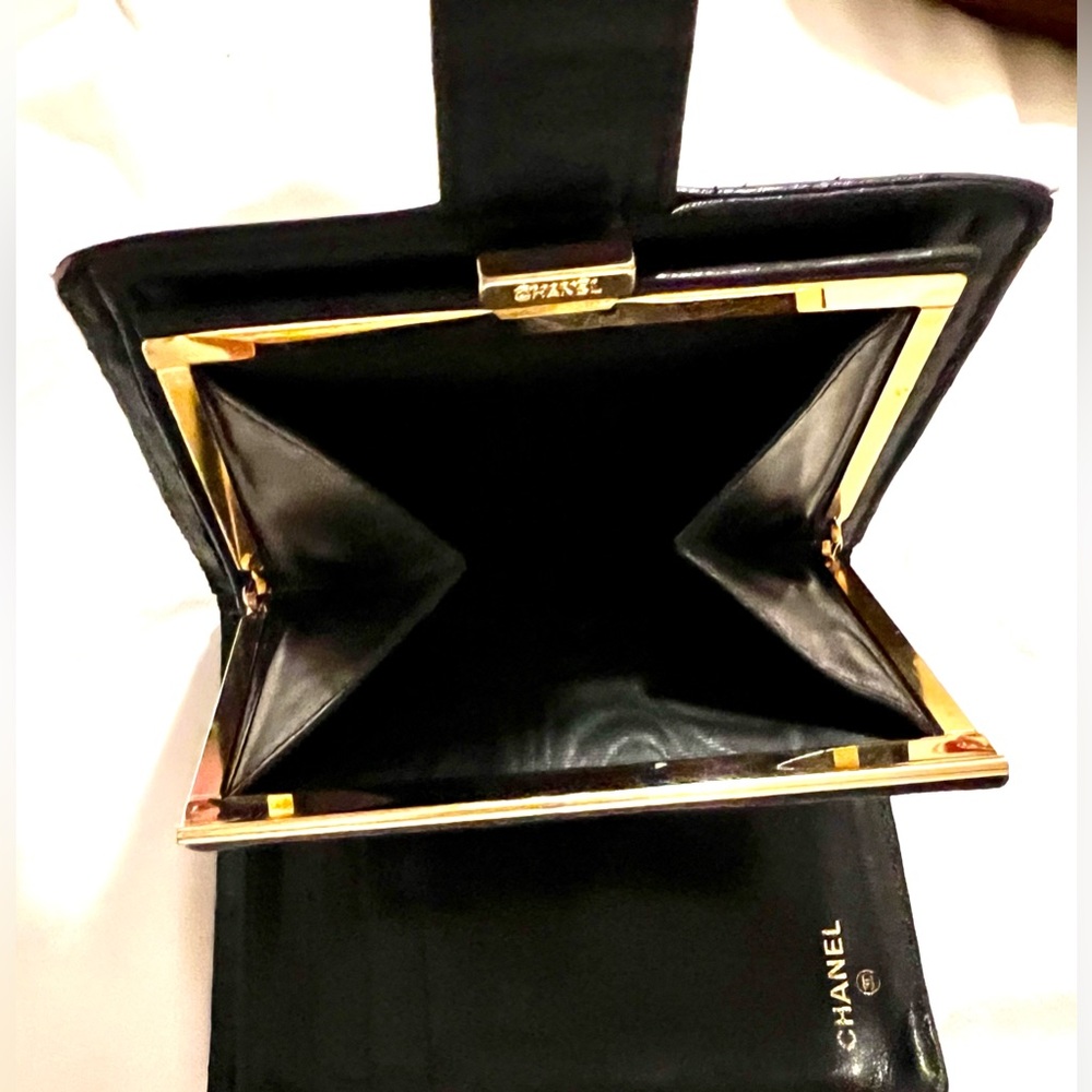 CHANEL Black Leather Compact Wallet with Gold Button - Picture 7 of 9